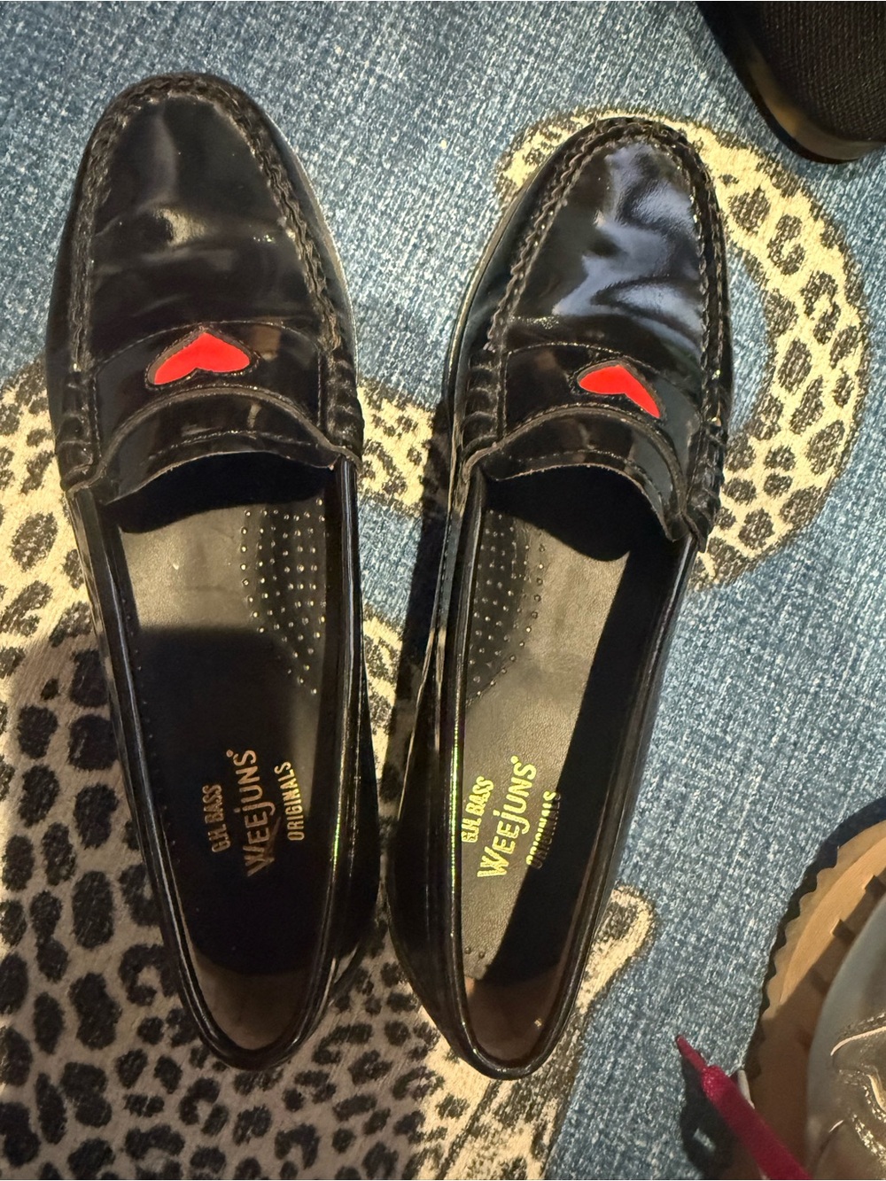Bass Weejuns Patent loafers with heart emoji, 7.5